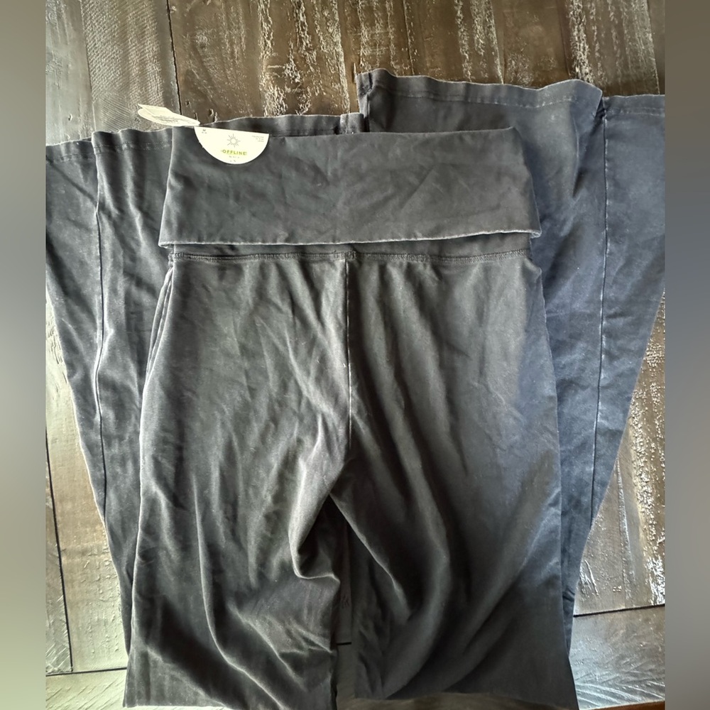 Aerie Offline NWT Charcoal Flared Fold Over Yoga Pants - Picture 7 of 7